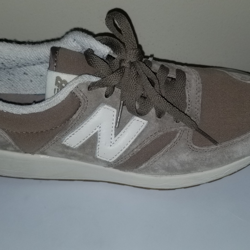 New Balance 420
